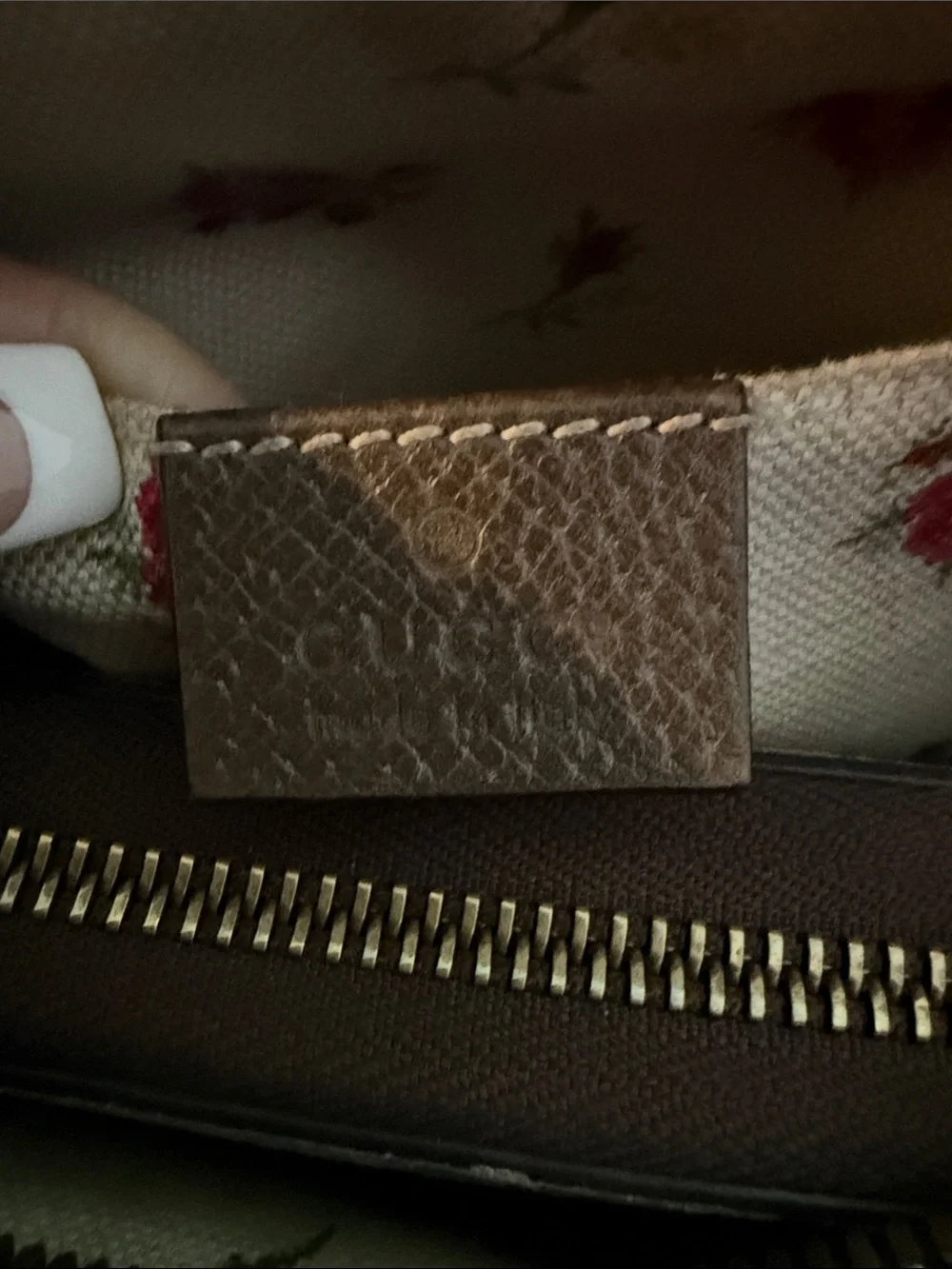 100 % Authentic Gucci GG Pattern Crossbody Camera Bag - Picture 2 of 5
